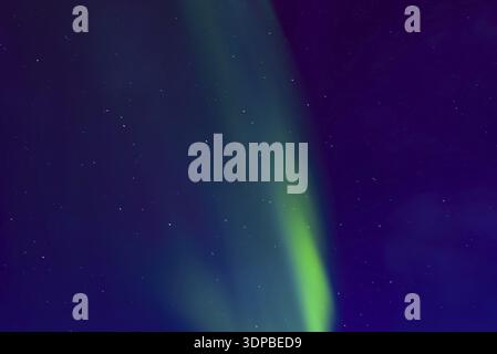 Aurora borealis, Nordlicht in den Nachthimmel mit Sternen Stockfoto