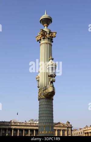 Künstlerische Laternenpfahl in der Place De La Concorde in Paris Stockfoto