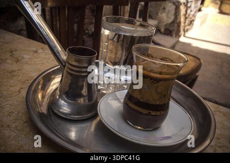 Kairo, Ägypten. 10. Februar 2009 typischer ägyptischer Kaffee, Kairo, Ägypten Stockfoto