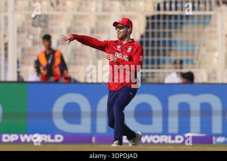Phil Salt aus England während der ICC Männer T20 World Cup Indien & Sri Lanka 2026 Spiel 23 zwischen England und Schottland am 14. Februar 2026 in Kalkata, Indien Foto: Shubhajit Roy Karmakar / Alamy Live News Stockfoto