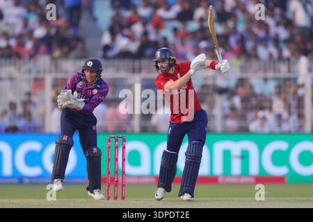 Phil Salt aus England während der ICC Männer T20 World Cup Indien & Sri Lanka 2026 Spiel 23 zwischen England und Schottland am 14. Februar 2026 in Kalkata, Indien Foto: Shubhajit Roy Karmakar / Alamy Live News Stockfoto