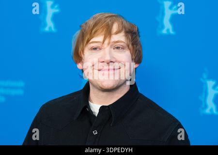 Berlin, Deutschland. Februar 2026. Rupert Grint posiert beim Photocall for Nightborn während der Berlinale im Grand Hyatt Berlin. Bildnachweis: Julie Edwards./Alamy Live News Stockfoto