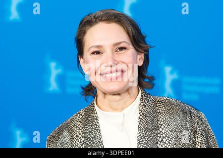 Berlin, Deutschland. Februar 2026. Seidi Haarla posiert beim Photocall for Nightborn während der Berlinale im Grand Hyatt Berlin. Bildnachweis: Julie Edwards./Alamy Live News Stockfoto