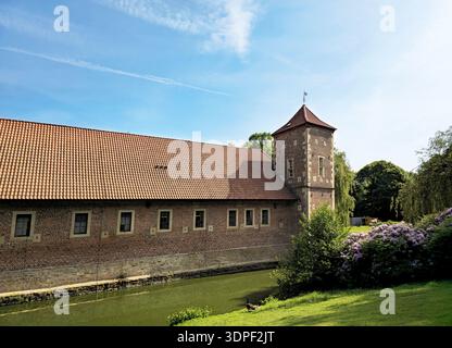 Schloss Huelshoff, Havixbeck, Nordrhein-Westfalen, Deutschland, Europa. Die Burg Huelshoff ist die typischste Wasserburg im Münsterland Ger Stockfoto