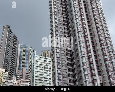 Blick auf Wohngebäude in Hongkong Stockfoto
