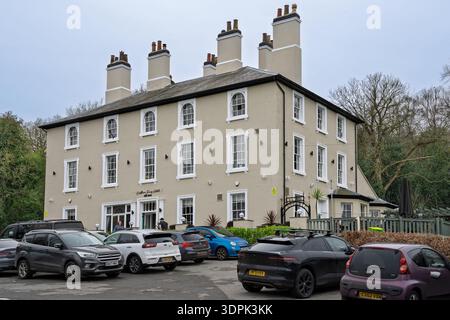 Das Eastham Ferry Hotel wurde 1846 am Ufer von Eastham Ferry am Fluss Mersey im Wirral gegründet. Stockfoto