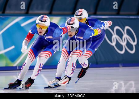 Mailand, Italien. Februar 2026. MAILAND, ITALIEN - 15. FEBRUAR: Ethan Cepuran aus den USA, Casey Dawson aus den USA, Emery Lehman aus den USA, bei den Olympischen Winterspielen 2026 in Milano Cortina am 15. Februar 2026 in Mailand, Italien. (Foto: Joris Verwijst/BSR Agency) Credit: BSR Agency/Alamy Live News Stockfoto