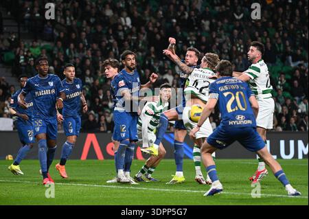 Lissabon, Portugal. 15. Februar 2026. Sporting CP gegen den FC Famalicao am 22. Spieltag der Liga Portugal im Estadio Jose Alvalade in Lissabon. Quelle: Ricardo Rocha / Alamy Live News Stockfoto