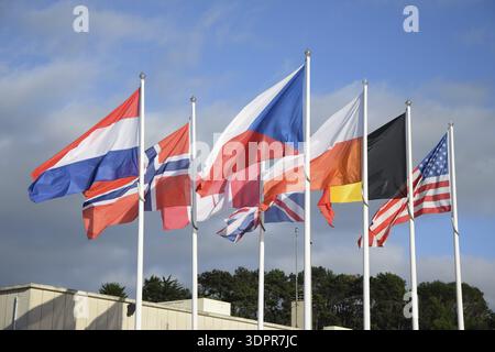 Flaggen in Arromanches les Bains, Normandie Stockfoto