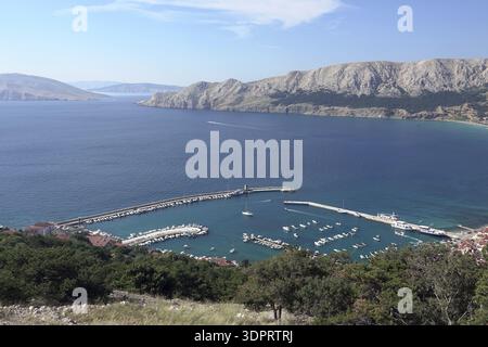 Marina in der Nähe von Baska, Krk, Kroatien Stockfoto