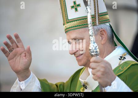 Italien, Rom, 15. Februar 2026: Pastoralbesuch von Papst Leo XIV. In der Pfarrei Santa Maria Regina Pacis in Ostia Lido (Rom) Foto © Stefano Carofei/Sintesi/Alamy Live News Stockfoto