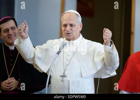 Italien, Rom, 15. Februar 2026: Pastoralbesuch von Papst Leo XIV. In der Pfarrei Santa Maria Regina Pacis in Ostia Lido (Rom) Foto © Stefano Carofei/Sintesi/Alamy Live News Stockfoto