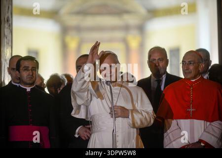 Italien, Rom, 15. Februar 2026: Pastoralbesuch von Papst Leo XIV. In der Pfarrei Santa Maria Regina Pacis in Ostia Lido (Rom) Foto © Stefano Carofei/Sintesi/Alamy Live News Stockfoto