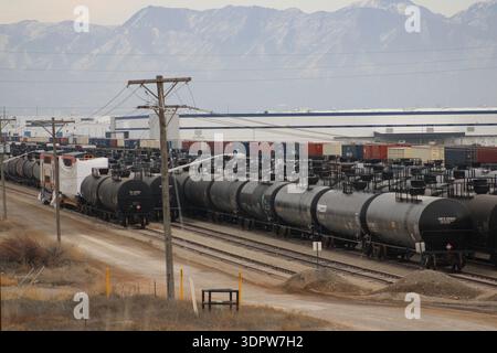 Tankwagen Für Güterzüge Im Industrieschienbahnhof Stockfoto