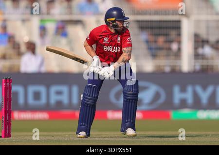 Phil Salt aus England während der ICC Männer T20 World Cup Indien & Sri Lanka. , . In Kalkutta, Indien Credit: Shubhajit Roy Karmakar/Alamy Live News Stockfoto
