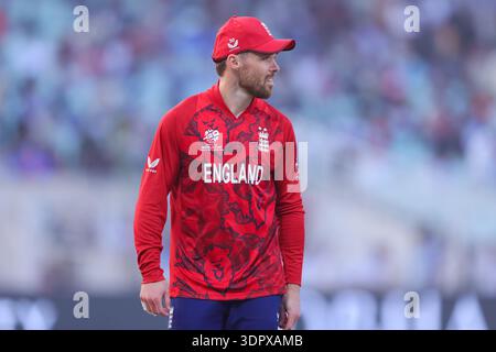 Phil Salt von England während der ICC Männer T20 World Cup Indien & Sri Lanka 2026 Spiel 29 zwischen England und Italien am 16. Februar 2026 in Kalkutta, Indien Foto: Shubhajit Roy Karmakar / Alamy Live News Stockfoto