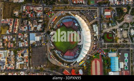 Luftaufnahme der Stadt Guadalajara und Estadio Panamericano, Heimstadion der Charros de Jalisco, Meister der mexikanischen Pazifikliga 2025-2026 (LAMP) und Austragungsort der FIFA-Weltmeisterschaft 2026, am 29. Januar 2026 in Jalisco, Mexiko. (Foto: Luis Gutiérrez/Norte Photo) Vista aérea la ciudad Guadalajara y Estadio Panamericano, sede de los Charros de Jalisco, Campeones de la Liga Mexicana del Pacífico (LAMPE) 2025-2026, y copa del mundo FIFA 2026, el 29 de enero de 2026 en Jalico México. (Foto de Luis Gutiérrez/Norte Photo) Stockfoto