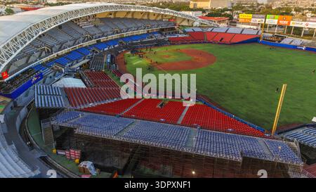 Luftaufnahme der Stadt Guadalajara und Estadio Panamericano, Heimstadion der Charros de Jalisco, Meister der mexikanischen Pazifikliga 2025-2026 (LAMP) und Austragungsort der FIFA-Weltmeisterschaft 2026, am 29. Januar 2026 in Jalisco, Mexiko. (Foto: Luis Gutiérrez/Norte Photo) Vista aérea la ciudad Guadalajara y Estadio Panamericano, sede de los Charros de Jalisco, Campeones de la Liga Mexicana del Pacífico (LAMPE) 2025-2026, y copa del mundo FIFA 2026, el 29 de enero de 2026 en Jalico México. (Foto de Luis Gutiérrez/Norte Photo) Stockfoto