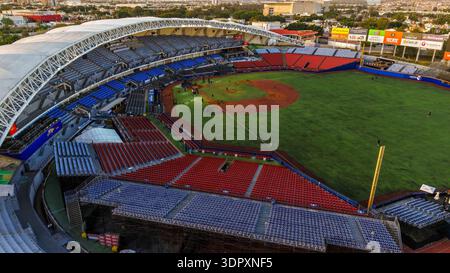 Luftaufnahme der Stadt Guadalajara und Estadio Panamericano, Heimstadion der Charros de Jalisco, Meister der mexikanischen Pazifikliga 2025-2026 (LAMP) und Austragungsort der FIFA-Weltmeisterschaft 2026, am 29. Januar 2026 in Jalisco, Mexiko. (Foto: Luis Gutiérrez/Norte Photo) Vista aérea la ciudad Guadalajara y Estadio Panamericano, sede de los Charros de Jalisco, Campeones de la Liga Mexicana del Pacífico (LAMPE) 2025-2026, y copa del mundo FIFA 2026, el 29 de enero de 2026 en Jalico México. (Foto de Luis Gutiérrez/Norte Photo) Stockfoto
