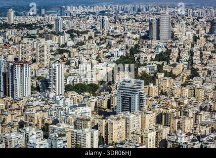 Tel Aviv, Israel - 21. Oktober 2015: Aus der Vogelperspektive des Azrieli Center Circular Tower in Tel Aviv Stockfoto