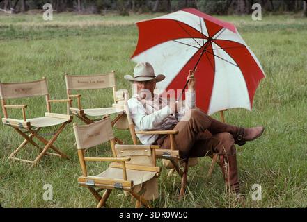 8. August 1988, Albuquerque, New Mexico, USA: US-amerikanischer Filmschauspieler und Regisseur ROBERT DUVALL vor Ort für die Dreharbeiten des Films „Lonesome Dove/“ (Credit Image: Bernard Fallon/ZUMAPRESS.com) NUR ZUR REDAKTIONELLEN VERWENDUNG! Nicht für kommerzielle ZWECKE! Stockfoto