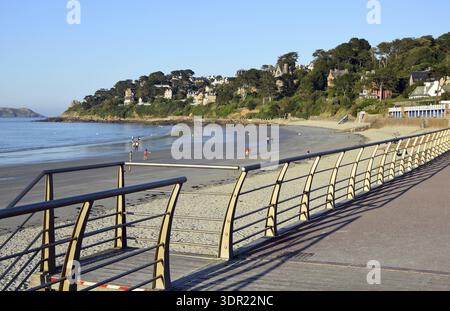 Strand in der Nähe von Perros Guirec, Bretagne Stockfoto