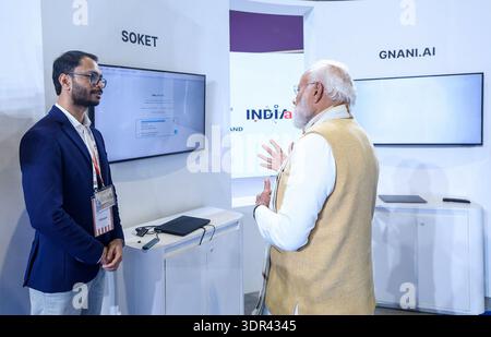 Neu-Delhi, INDIEN. Februar 2026. Der indische Premierminister Narendra Modi eröffnet am Montag, 16. Februar 2026, den India AI Impact Summit 2026 in Bharat Mandapam in Neu-Delhi. Auf dem Gipfel kommen führende Technologieführer, politische Entscheidungsträger und Branchenexperten aus aller Welt zusammen, um über Innovation, Regulierung und die künftigen Auswirkungen künstlicher Intelligenz zu diskutieren. (Kreditbild: © Seshadri Sukumar/ZUMA Press Wire) NUR REDAKTIONELLE VERWENDUNG! Nicht für kommerzielle ZWECKE! Stockfoto