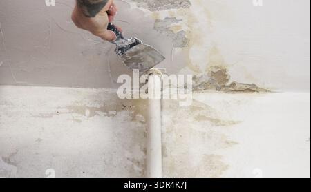 Technik der Nivellierung von Wänden und Decken mit Gips. Stockfoto