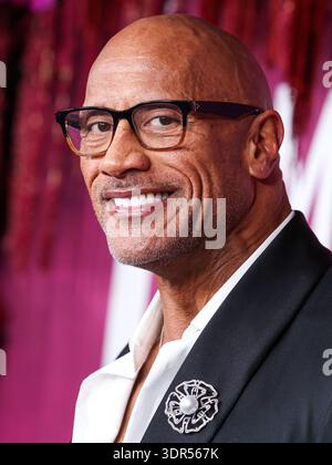 Los Angeles, Usa. Februar 2026. LOS ANGELES, KALIFORNIEN, USA - 16. FEBRUAR: Dwayne Johnson (The Rock) kommt am 16. Februar 2026 zum 8. Jährlichen American Black Film Festival (ABFF) Honors 2026 im SLS Hotel, A Luxury Collection Hotel, Beverly Hills, in Los Angeles, Kalifornien, USA. (Foto: Xavier Collin/Image Press Agency) Credit: Image Press Agency/Alamy Live News Stockfoto