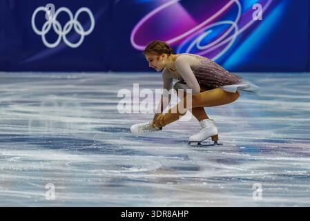 Mailand, Lombardei, Italien. Februar 2026. Olga Mikutina (10) aus Österreich tritt während des Eiskunstlauf Women: Single Skating: Short Program auf der Milano MSK Competition Rink in MAILAND, Italien, während der Olympischen Winterspiele 2026 in Milano Cortina auf. Olga Mikutina belegt Platz 17 und qualifiziert sich für das Finale. (Kreditbild: © Walter G. Arce/ZUMA Press Wire) NUR REDAKTIONELLE VERWENDUNG! Nicht für kommerzielle ZWECKE! Stockfoto