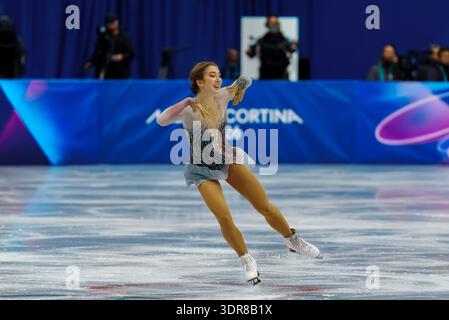 Mailand, Lombardei, Italien. Februar 2026. Olga Mikutina (10) aus Österreich tritt während des Eiskunstlauf Women: Single Skating: Short Program auf der Milano MSK Competition Rink in MAILAND, Italien, während der Olympischen Winterspiele 2026 in Milano Cortina auf. Olga Mikutina belegt Platz 17 und qualifiziert sich für das Finale. (Kreditbild: © Walter G. Arce/ZUMA Press Wire) NUR REDAKTIONELLE VERWENDUNG! Nicht für kommerzielle ZWECKE! Stockfoto