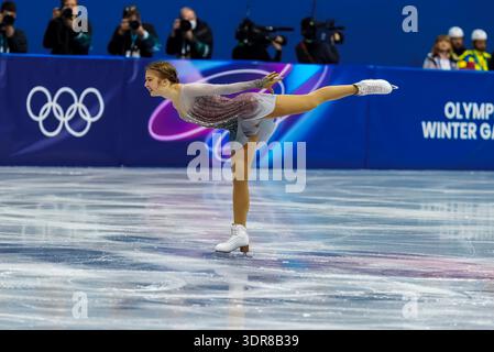 Mailand, Lombardei, Italien. Februar 2026. Olga Mikutina (10) aus Österreich tritt während des Eiskunstlauf Women: Single Skating: Short Program auf der Milano MSK Competition Rink in MAILAND, Italien, während der Olympischen Winterspiele 2026 in Milano Cortina auf. Olga Mikutina belegt Platz 17 und qualifiziert sich für das Finale. (Kreditbild: © Walter G. Arce/ZUMA Press Wire) NUR REDAKTIONELLE VERWENDUNG! Nicht für kommerzielle ZWECKE! Stockfoto