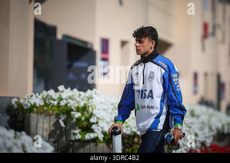Bahrain, Bahrain. Februar 2026. 41 Arvid Lindblad, (GRB), Visa CashApp Racing Bulls, VCARB 03 Red Bull-Ford, Formel-1-Weltmeisterschaft 2026 Bahrain 18-20 Februar 2026 Credit: Independent Photo Agency/Alamy Live News Stockfoto