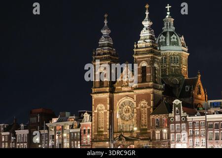 Amsterdam in den niederlanden bei Nacht Stockfoto