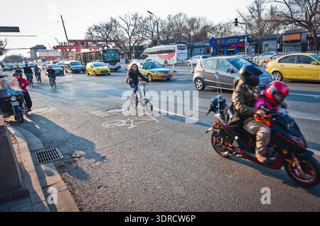 Peking, China - 1. April 2013: Straße in Peking Stockfoto