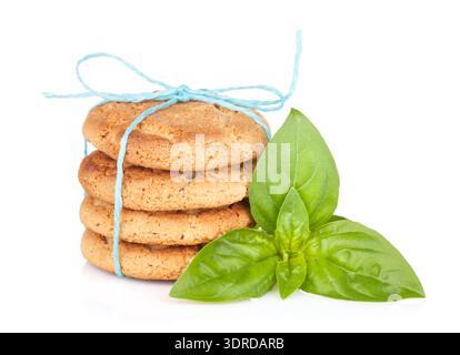 Stapel Cracker mit Basilikum Stockfoto