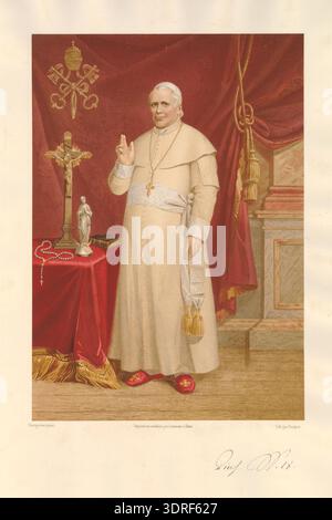 Diese um 1846 entstandene Chromolithographie zeigt Papst Pius IX. In voller Länge, nach vorne gerichtet, neben einem Tisch mit einem Kruzifix. Er trägt eine Cassocke, Mozzetta und eine Schädelmütze, und seine rechte Hand ist gesegnet. Die päpstlichen Arme erscheinen oben links. Der Druck basiert auf einem Gemälde von Eugène Charpentier und zeigt Chromolithographie aus dem 19. Jahrhundert, kirchliche Porträts, päpstliche Ikonographie und detaillierte Darstellung religiöser Kleidung. Stockfoto
