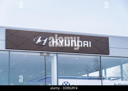 Burton, Staffordshire, Vereinigtes Königreich - 17. Februar 2026: Außenbeschilderung von Hyundai Cars in einem Autohändler in Burton upon Trent Stockfoto