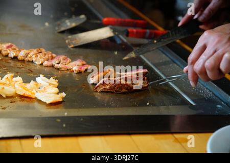 Traditionelles Japanisch. Teppan Show. Cuisine People of World Konzept Stockfoto
