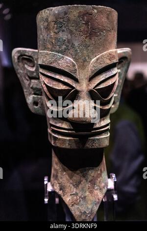 Bronzekopf, Shang Dynastie, aus Sanxingdui, Chengdu, Sichuan, Volksrepublik China, Asien Stockfoto