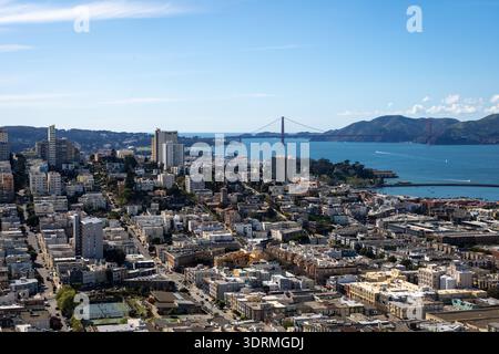 Panoramablick auf die Bucht von San Francisco und die Skyline der Innenstadt, USA Stockfoto