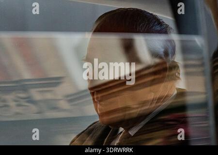 London, Großbritannien. Februar 2026. HRH King Charles III. Kommt am Tag der Verhaftung seines Bruders Andrew auf der London Fashion Week NEWGEN Show Space in 180 The Strand an. Guy Bell/Alamy Live News Stockfoto
