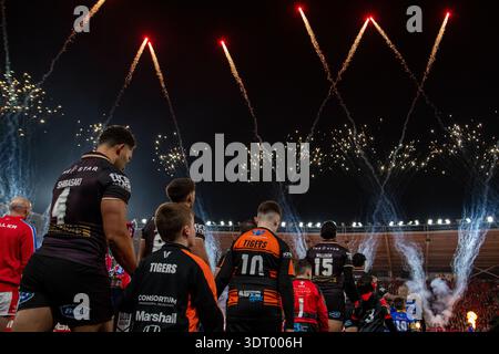 Hull, England, 20. Februar 2026 – Spielerspaziergänge während des Spiels zwischen Hull KR und Brisbane Broncos im MKM Stadium. Quelle: Paddy Douglas/Alamy Live News Stockfoto