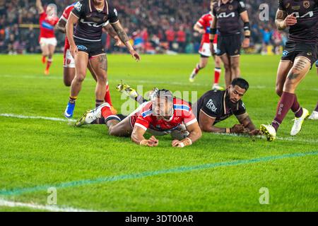 Hull, England, 20. Februar 2026 – Hull KR Tom Amone Try and Celebration beim Spiel der Betfred World Club Challenge zwischen Hull KR und Brisbane Broncos im MKM Stadium. Quelle: Paddy Douglas/Alamy Live News Stockfoto