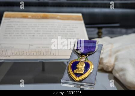 Eine Purple Heart Medaille, verliehen an Mitglieder der US-Armee, die im Kampf verletzt wurden Stockfoto