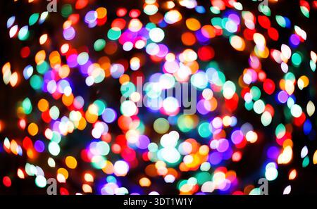 Bunte Lichter Gestalten Sie während einer festlichen Veranstaltung einen Mosaikeffekt in einer Collage aus hellen Mustern Stockfoto