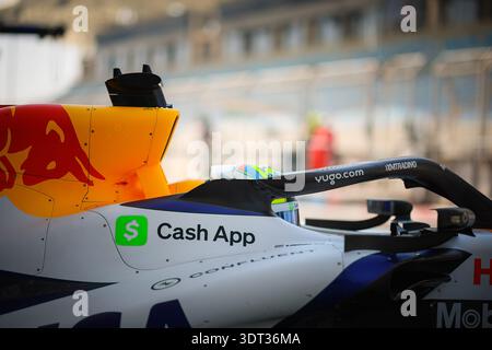 Bahrain, Bahrain. Februar 2026. 41 Arvid Lindblad, (GRB), Visa CashApp Racing Bulls, VCARB 03 Red Bull-Ford, Formel-1-Weltmeisterschaft 2026 Bahrain 18-20 Februar 2026 Credit: Independent Photo Agency/Alamy Live News Stockfoto
