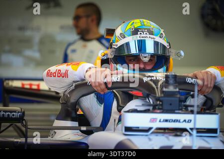 Bahrain, Bahrain. Februar 2026. 41 Arvid Lindblad, (GRB), Visa CashApp Racing Bulls, VCARB 03 Red Bull-Ford, Formel-1-Weltmeisterschaft 2026 Bahrain 18-20 Februar 2026 Credit: Independent Photo Agency/Alamy Live News Stockfoto