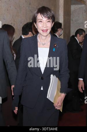 Tokio, Japan. Februar 2026. Japans Premierminister Sanae Takaichi geht vor der Plenarsitzung des Unterhauses beim Nationalen Parlament am Freitag, den 20. Februar 2026, in Tokio. Foto: Keizo Mori/UPI Credit: UPI/Alamy Live News Stockfoto