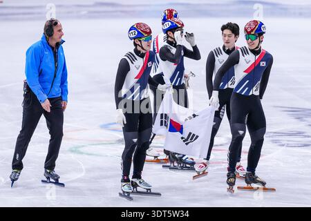 Mailand, Italien. Februar 2026. MAILAND, ITALIEN - 20. FEBRUAR: Juni Seo Lee aus der Republik Korea, Jeongmin Lee aus der Republik Korea, Daeheon Hwang aus der Republik Korea, während des 16. Tages der Olympischen Winterspiele in Milano Cortina 2026 in der Milano Ice Skating Arena am 20. Februar 2026 in Mailand, Italien (Foto: Andre Weening/Orange Pictures) Credit: Orange Pics BV/Alamy Live News Stockfoto